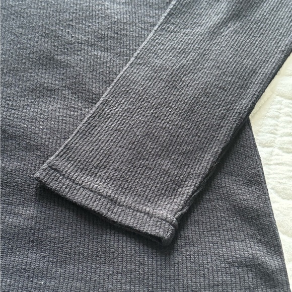 Abercrombie Kids Long Sleeve TShirt- Size 9/10 - Picture 12 of 13